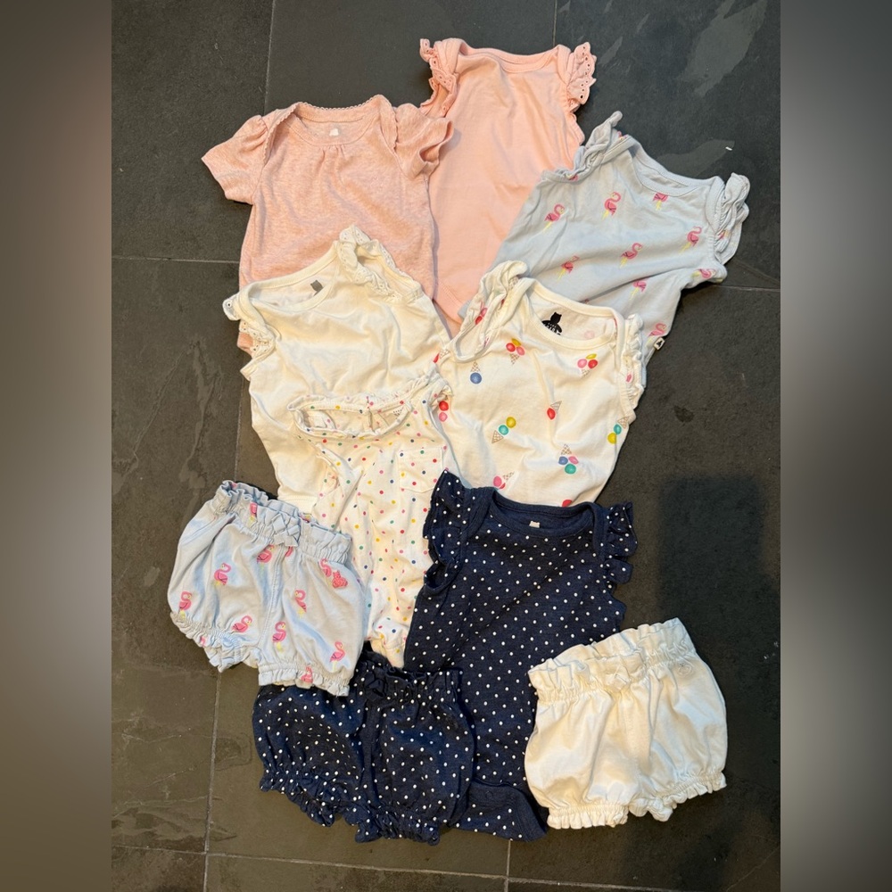 Set of 10 Baby Gap 0-3 mix and match pieces 100% cotton